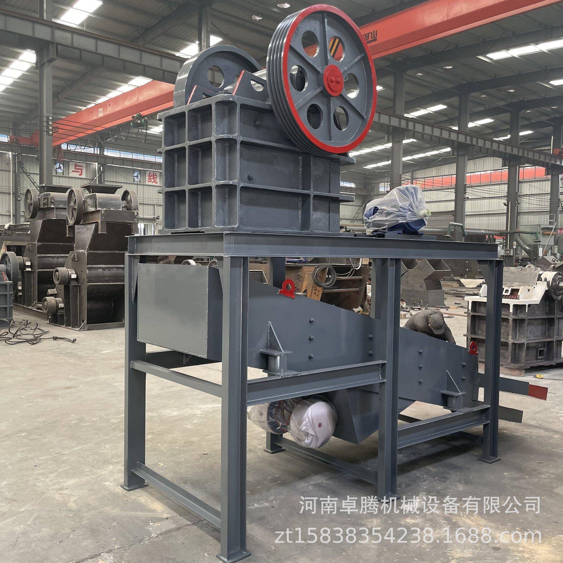 玄武岩道路青石鹅卵石破碎机铁矿石破碎机混凝土搅拌站石子碎石机