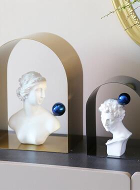轻奢几何金属拱门雕塑摆件北欧人物雕像现代简约样板间玄关装饰品