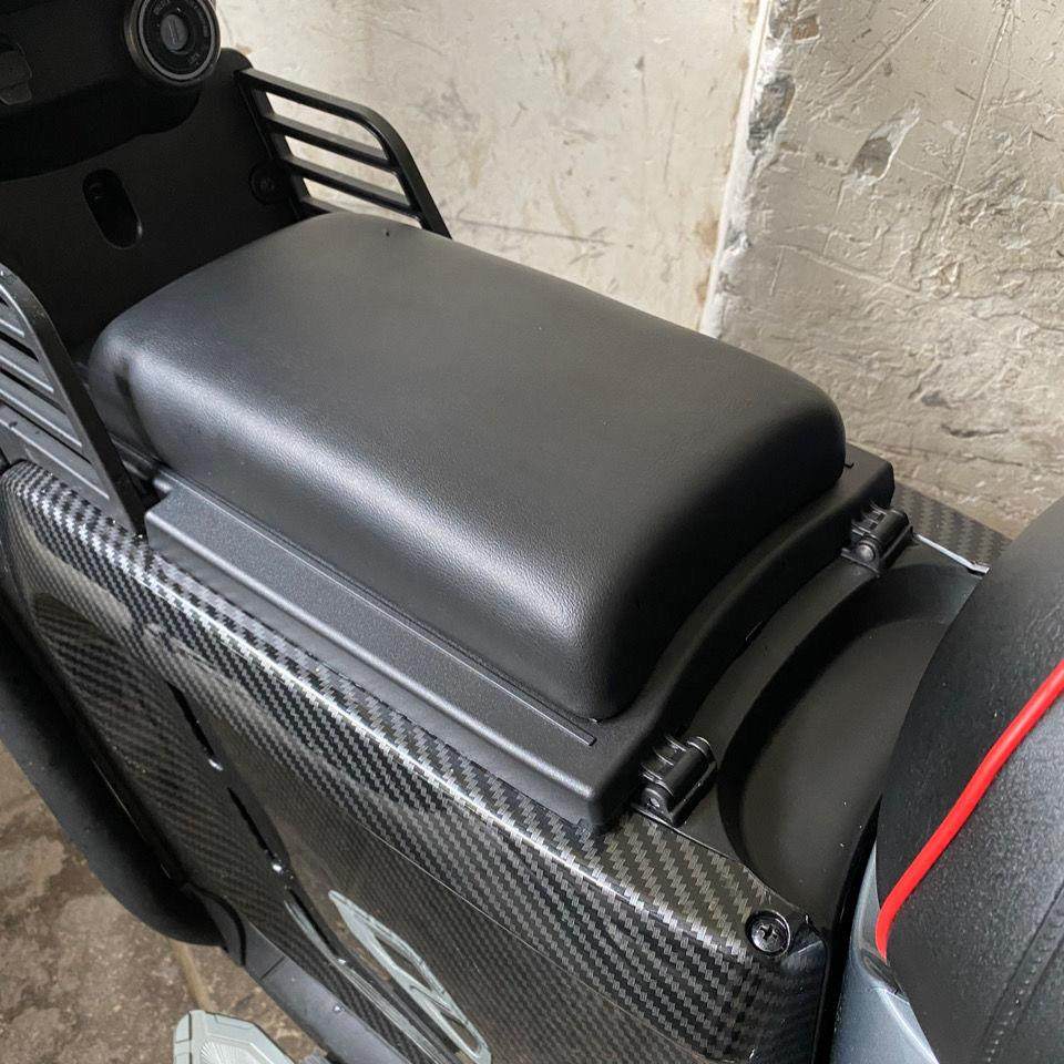 小牛中箱坐垫U+B/UQI/U1C/U1D中置箱儿童坐垫密码锁中箱侧栏盖板