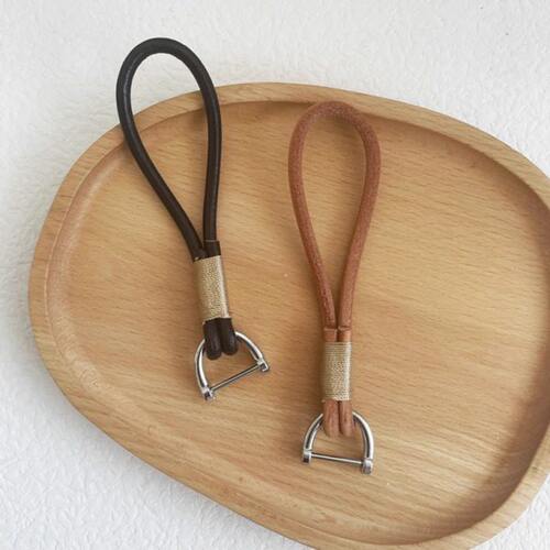 牛皮挂绳汽车钥匙扣马蹄扣适用大众宝马奔驰本田奥迪挂件链马蹄扣