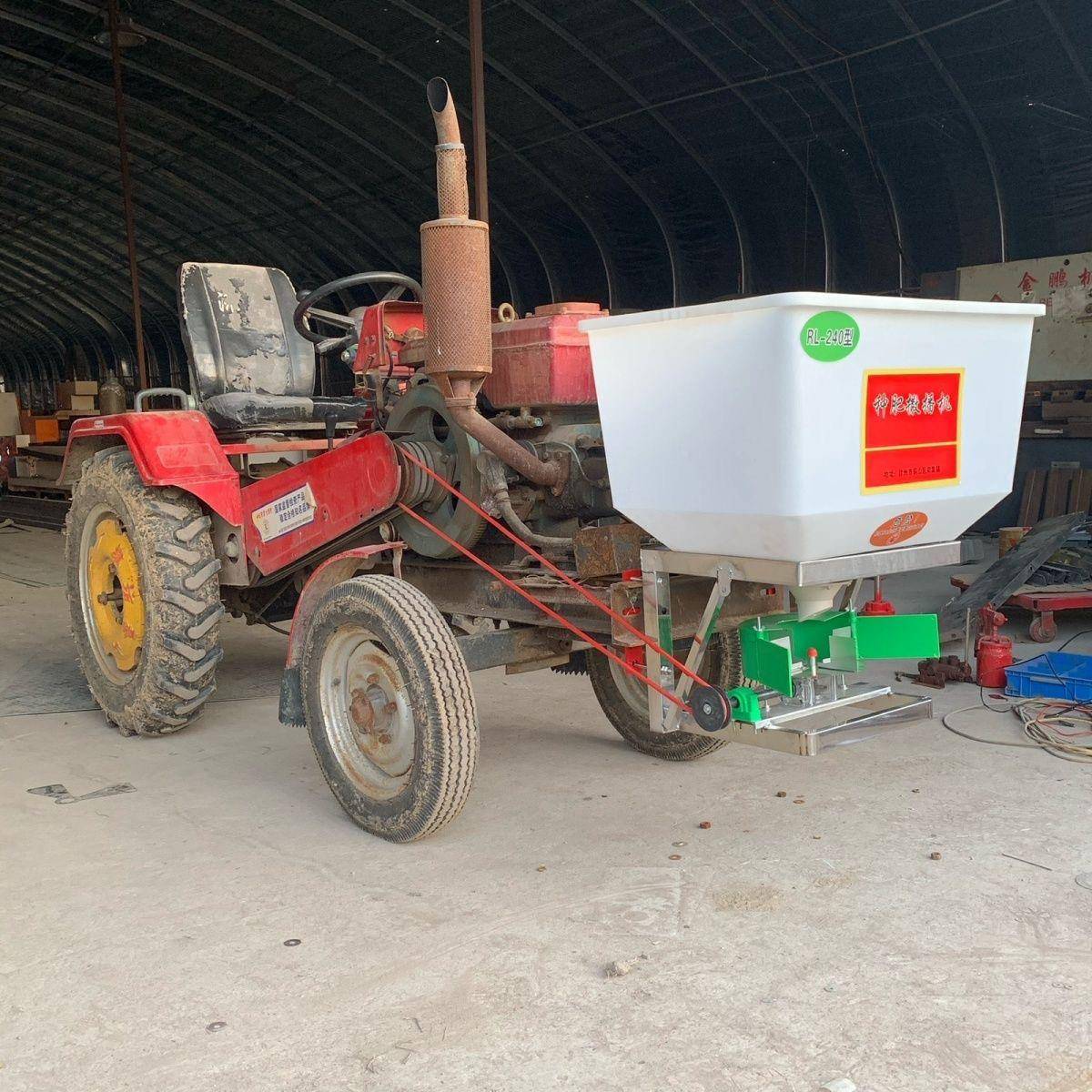 单缸小四轮施肥器撒肥机皮带轮传动齿轮箱农用拖拉机前置撒播机