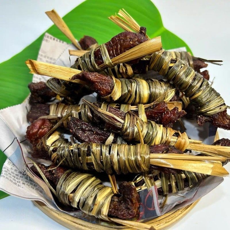 云南德宏特产傣味火烧芝麻干巴麻辣五香手撕牛肉香茅草干巴零食