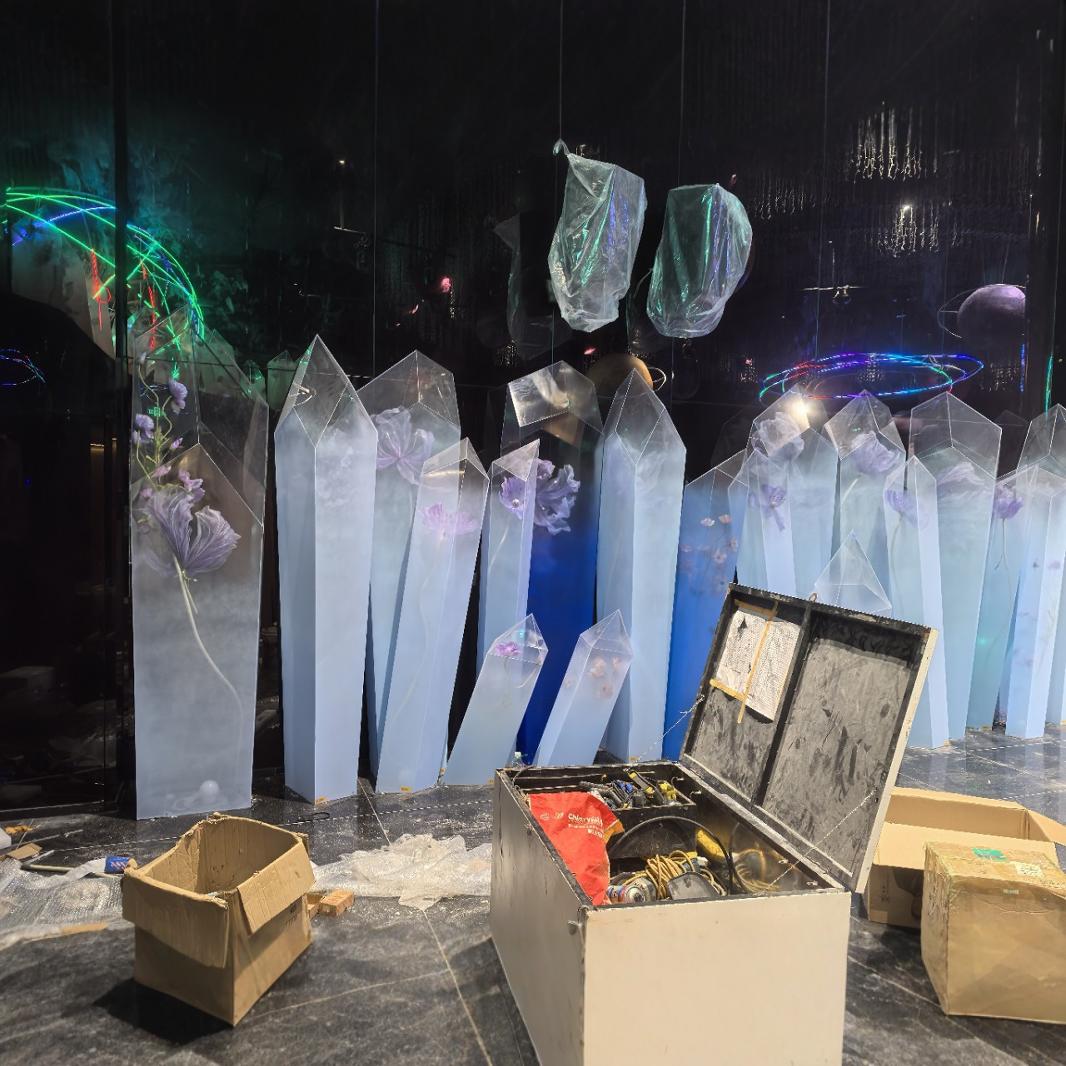 亚克力摆件六棱柱水晶柱多边形拼接工艺单尖柱源头厂家