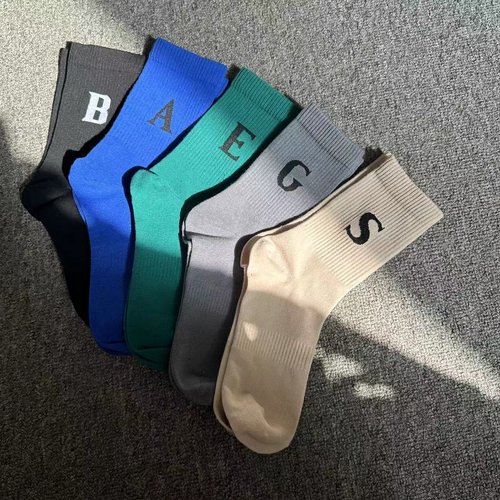 INFINITE COASTLINE/无垠海岸8141无骨缝合五彩棉袜（拍一发五）