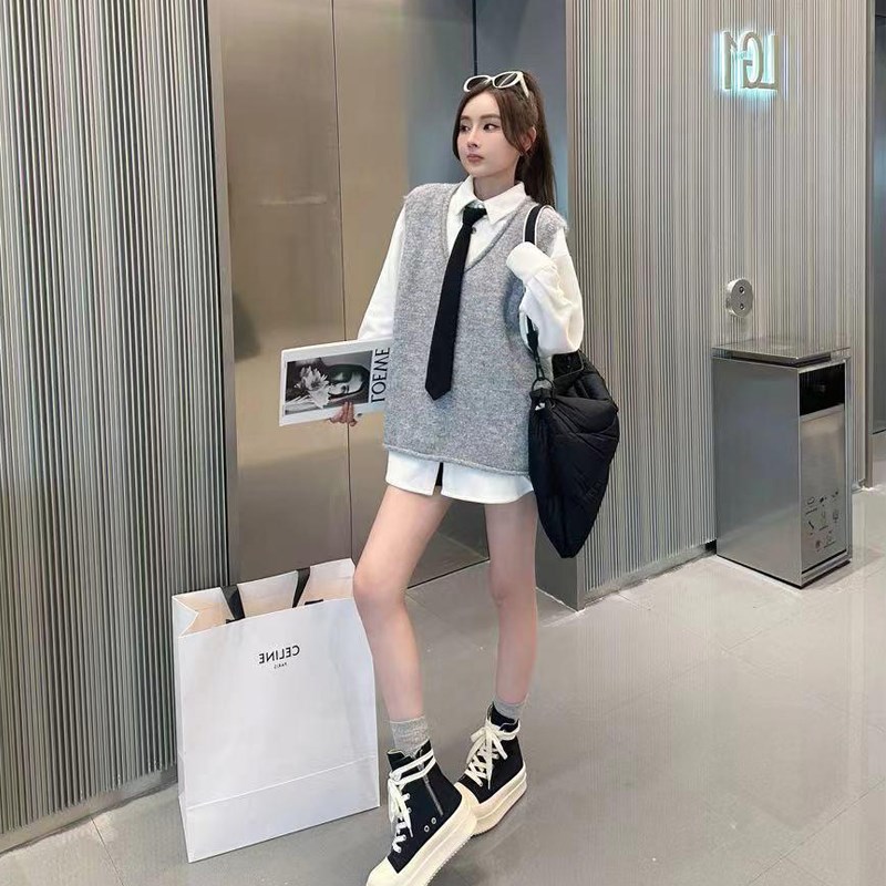 学院风V领卷边针织背心女秋冬宽松百搭叠穿毛衣马甲无袖套头上衣