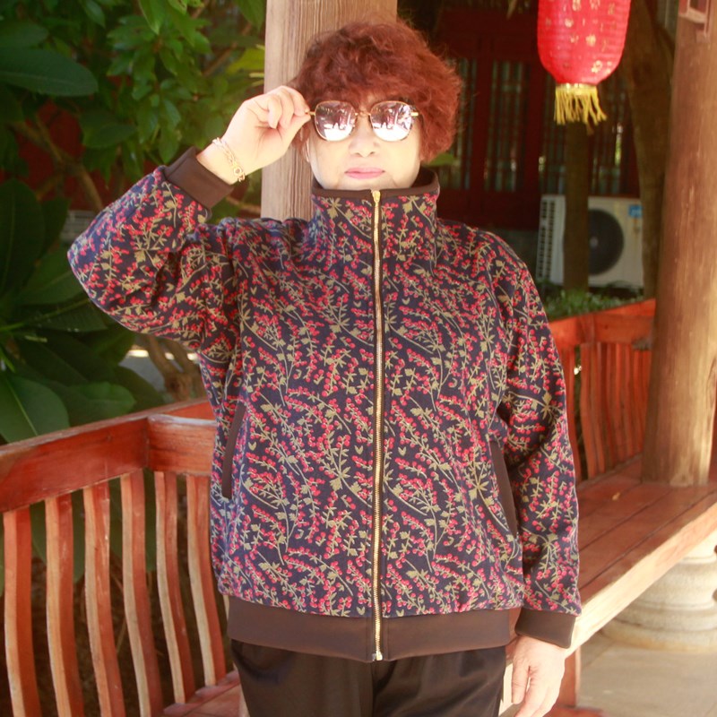 中老年秋冬加薄绒女外套加肥大码胖妈妈装宽松奶奶夹克衫洋气上衣