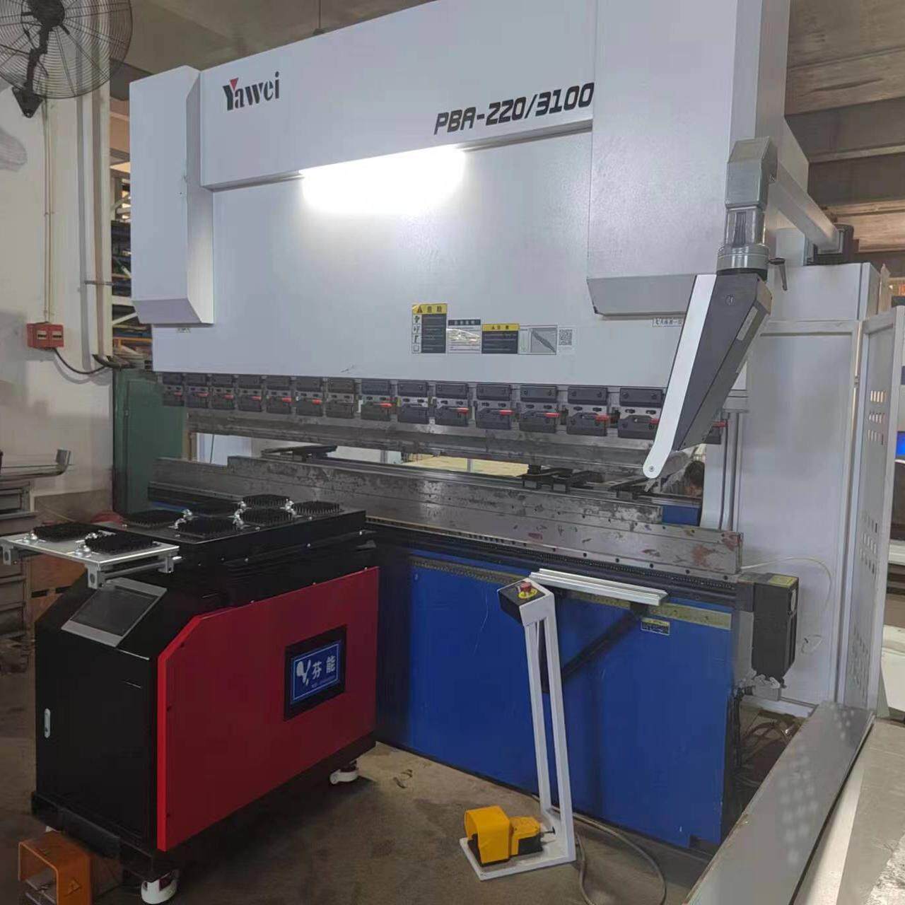 折弯机伺服随动托料架大板厚板不锈钢板辅助托料工厂直销前托料架