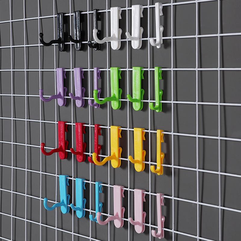 挂钩网格片免钉塑料挂钩铁丝网货架墙面展示挂勾幼儿园收纳免打孔