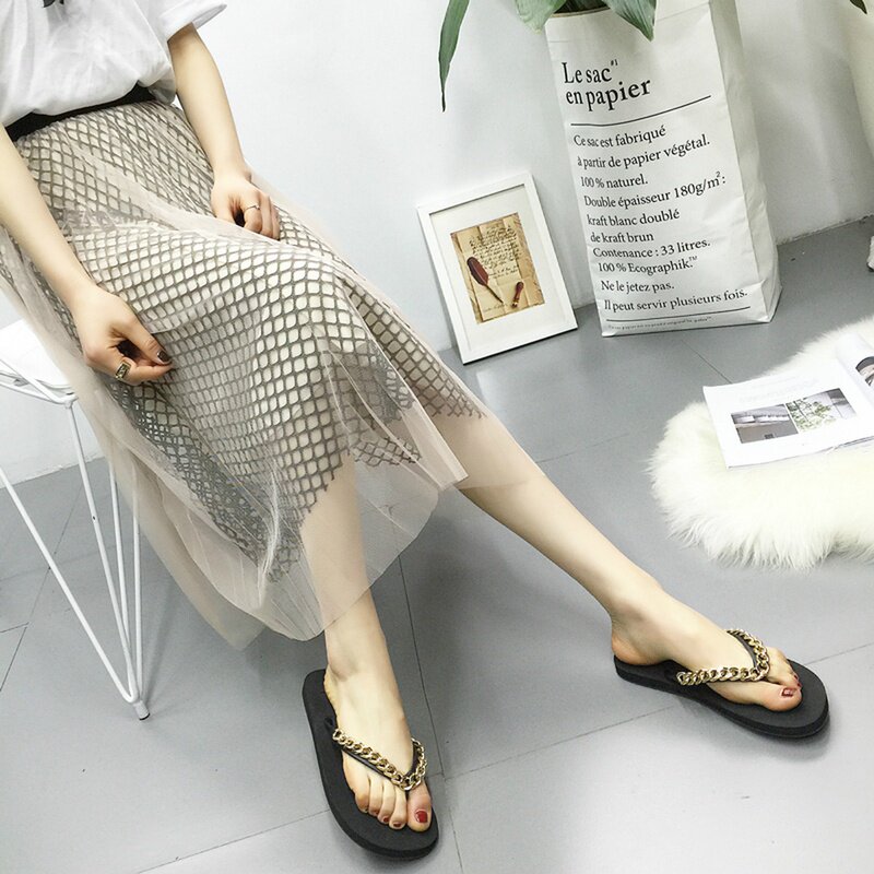 包邮2020新品链子p人字拖平底夹拖鞋夏外穿沙滩海边度假女拖鞋韩