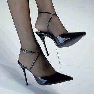 欧美黑色漆皮尖头超浅口红底一字带高跟鞋女细跟交叉绑带凉鞋单鞋