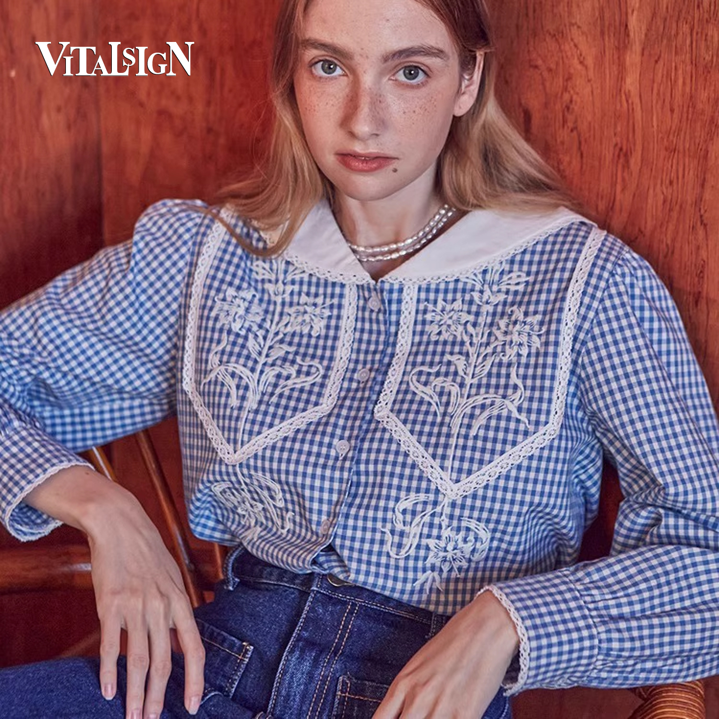 VitalSign格纹水手领刺绣衬衫女
