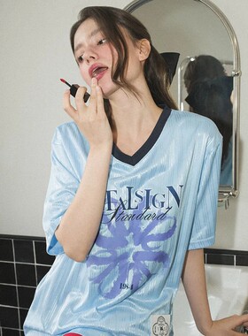 VITALSIGN · 四色条纹珠光V领显瘦宽松运动四叶草时尚球服T恤