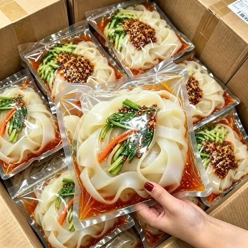 正宗麻酱凉皮红油湿面皮免煮免泡开袋即食常温保存纯手工新鲜凉皮