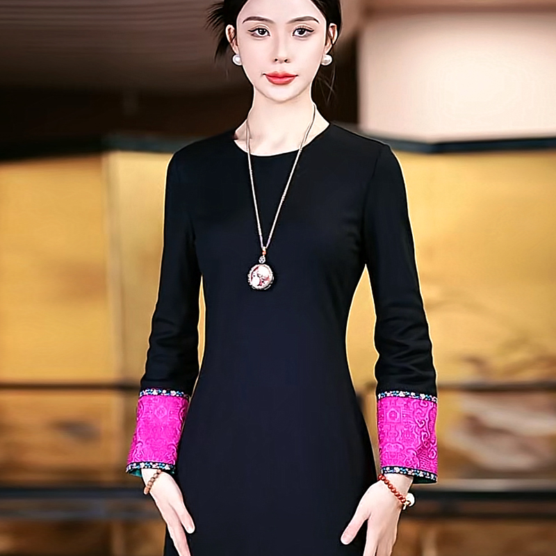 复古日记“芳菲漫”极简新国风斜裁黑色百搭羊毛连衣裙247L7432