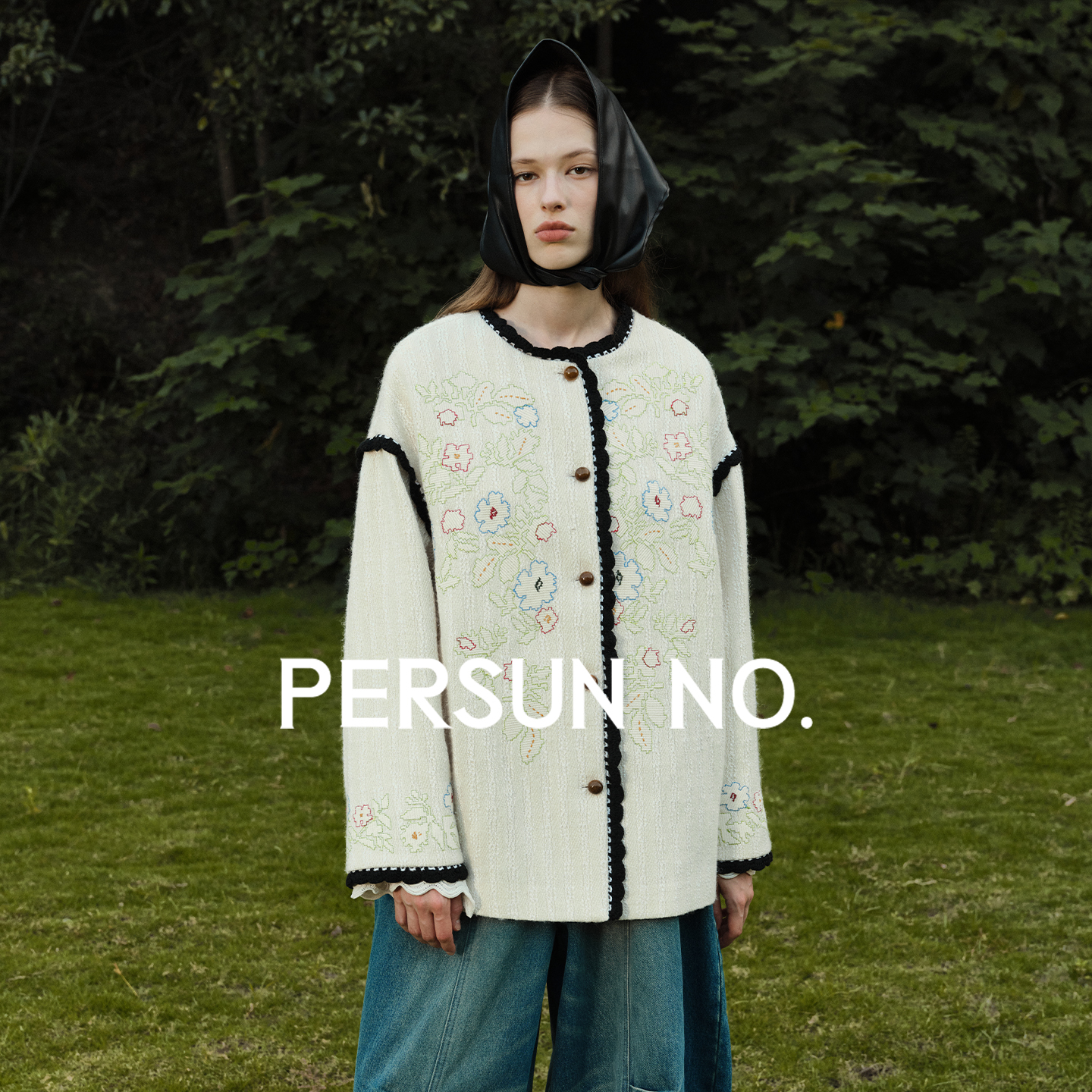 玉脂白刺绣花绣庭院羊毛外套