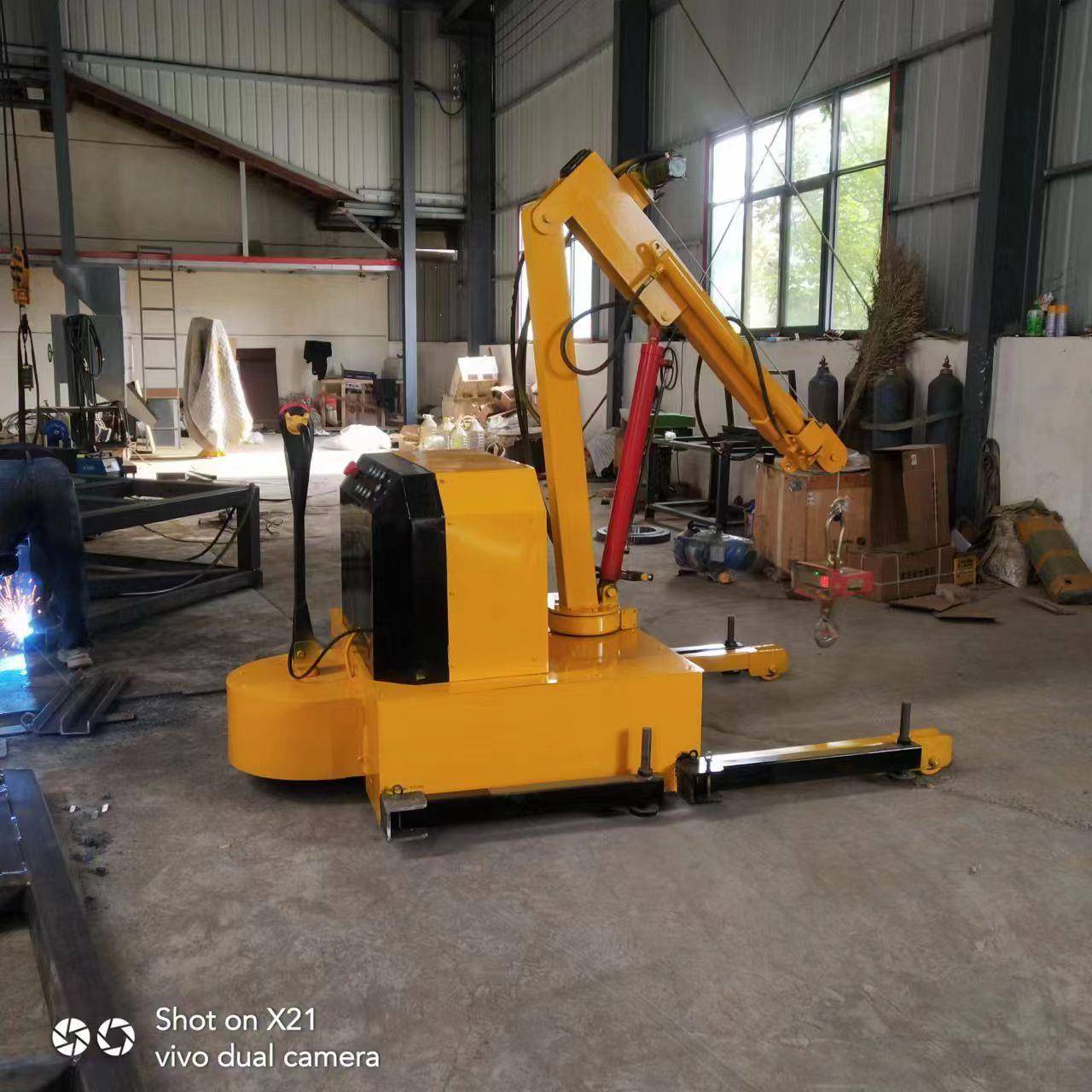 车间移动小吊车地面行走液压伸缩升降起重机车床工件上下起吊