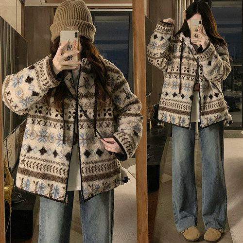 实拍羊羔毛毛绒外套2025新款冬民族风印花连帽费尔岛花纹外套