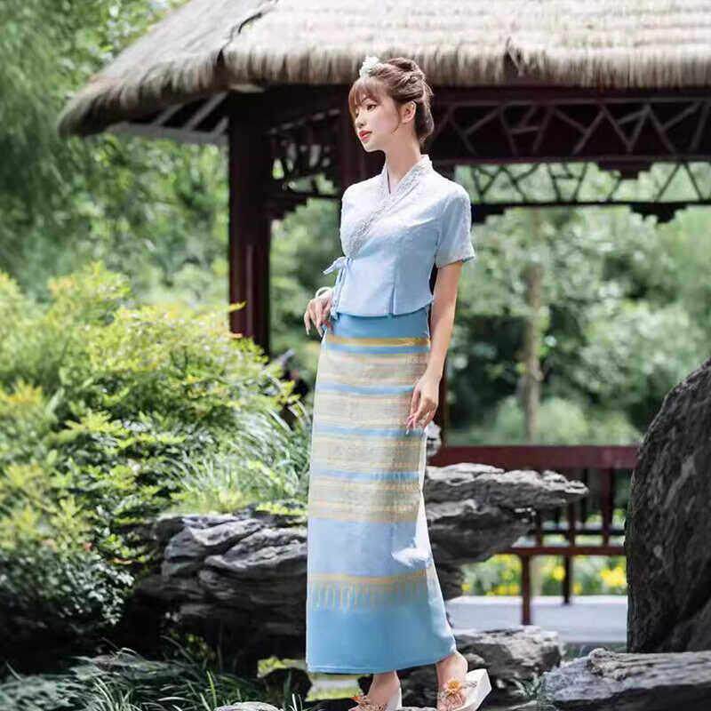 春夏季傣族传统服装西双