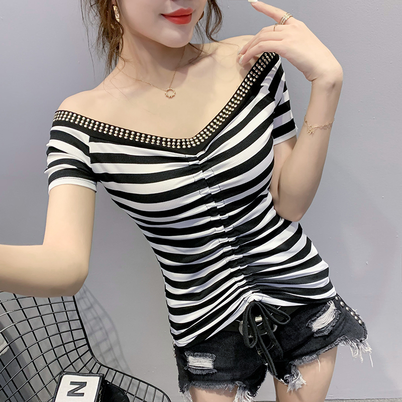 一字肩上衣女2021新款性感露肩锁骨T恤女短袖夏装洋气抽绳V领小衫