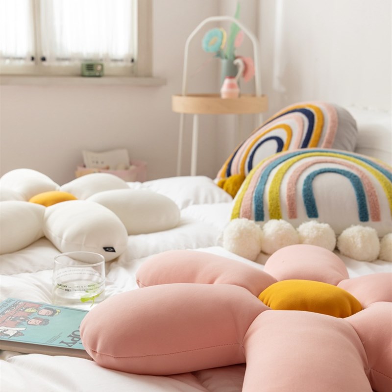 车上睡觉枕头飘窗坐垫靠背花朵睡觉夹脚抱枕可爱小雏菊汽车办公室