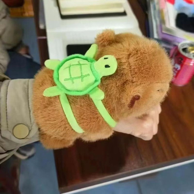 手腕卡皮巴拉水豚啪啪圈玩偶手环毛绒玩具布娃娃挂件生日礼物抱枕