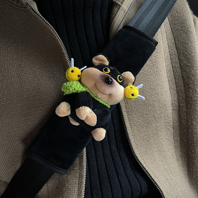 毛绒可爱蜜蜂小狗安全带护肩套防勒脖可爱卡通车载装饰保护套通用