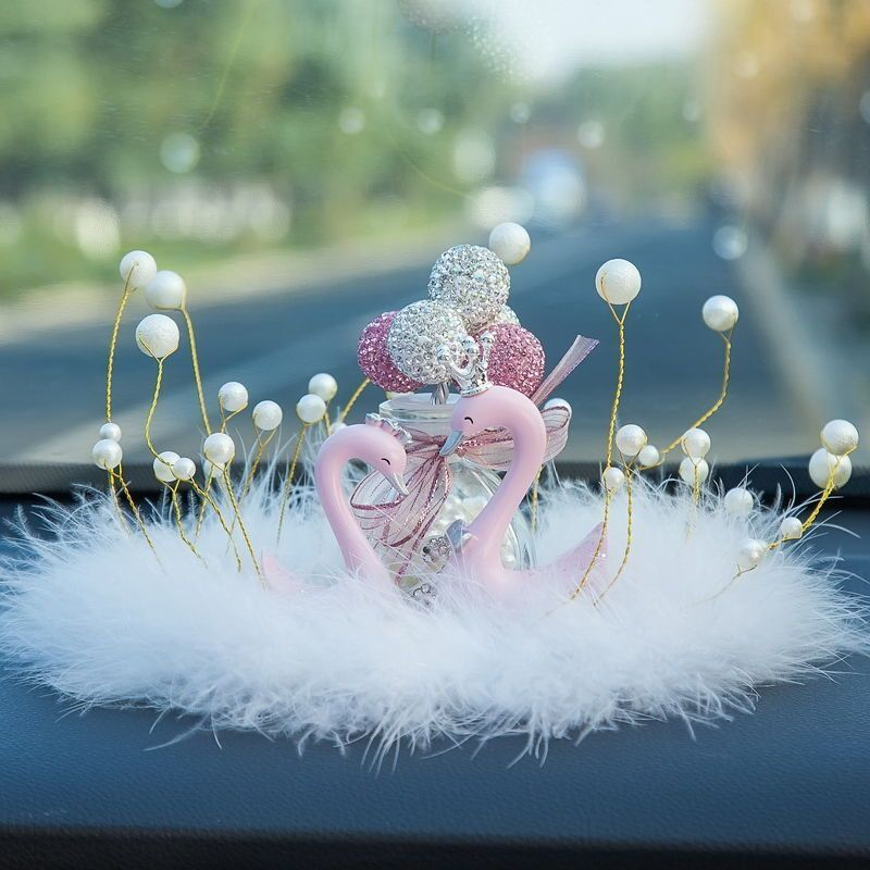 白天鹅车载摆件车内装饰品摆件汽车用品中控台装饰女可爱车上创意