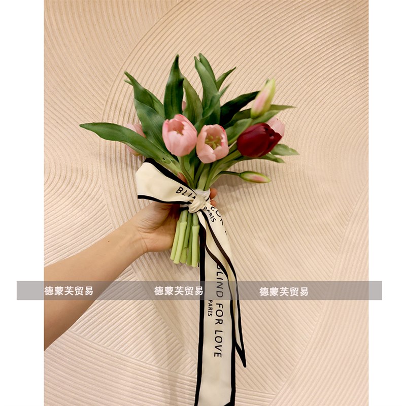 法式仙气小清新干净气质郁金香手捧花婚纱拍摄道具结婚礼手持花