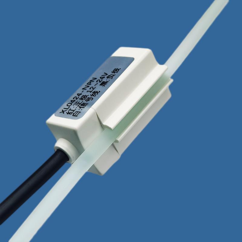 非接触式液位传感器开关量输出卡管式液位计开关水位感应器电容式