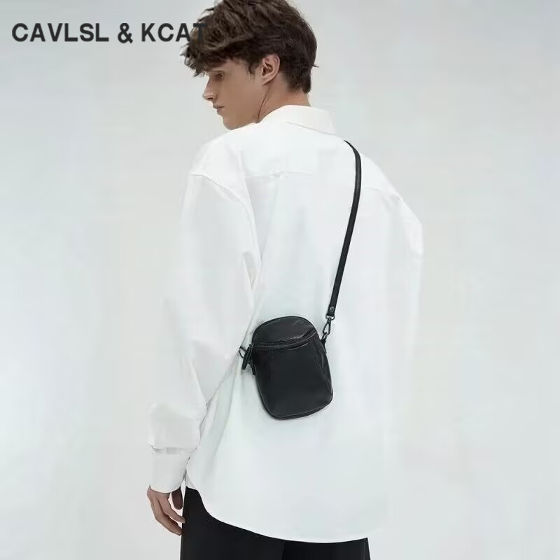 CAVLSLKCAT迷你斜挎包男复合羊皮小包单肩包手机包时尚潮牌马蹄包