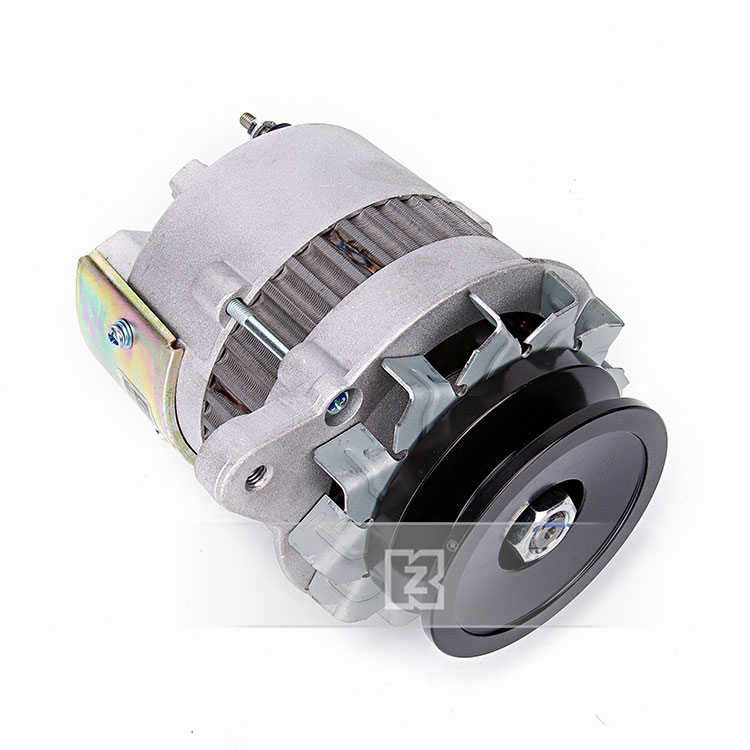 适用挖掘机PC60-5 70-6 78US 90 100 120 130-7发电机 4D95发动机