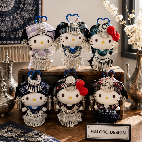 正版HelloKitty苗族民族风毛绒包挂件流苏公仔钥匙扣挂饰女生礼物