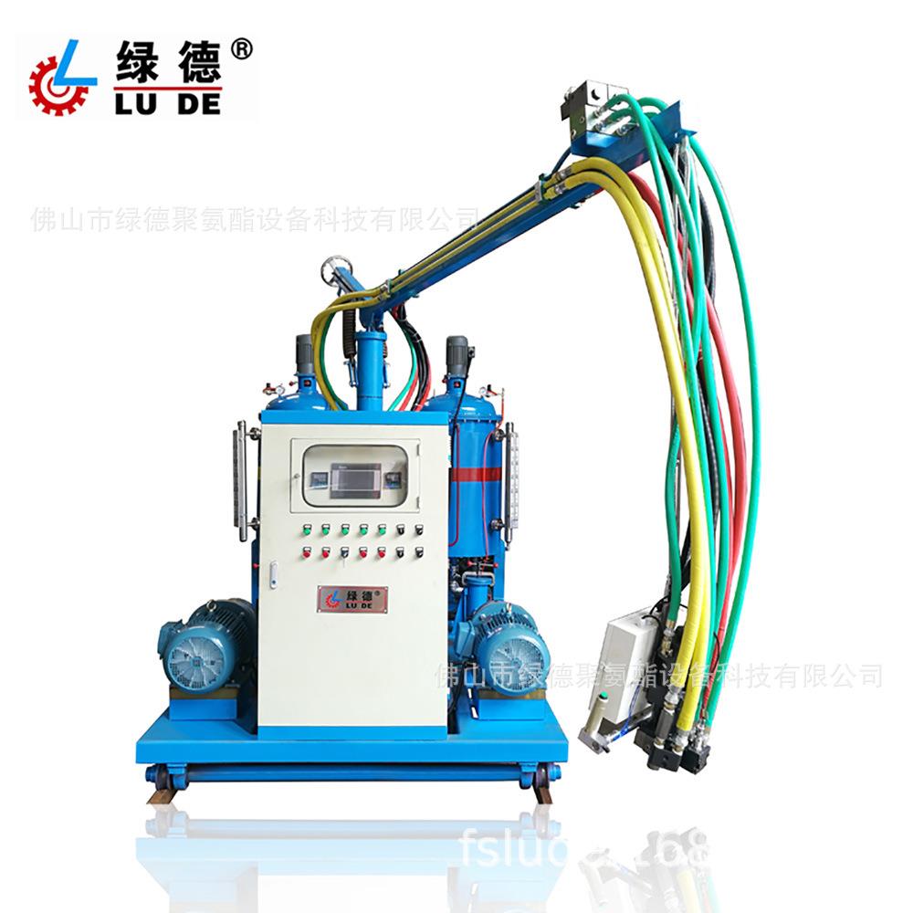 LD-907佛山厂家直销PU聚氨酯发泡夹层填充硬泡软泡坐垫浇注机