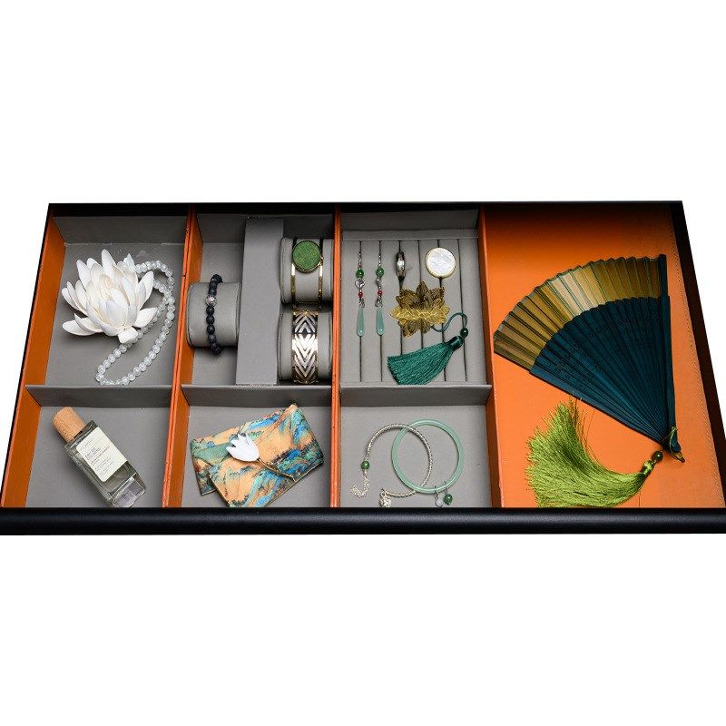 现代样板间简约衣帽间衣柜首饰盘盒软装饰品小摆件陈列组合