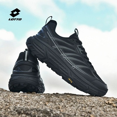 乐途厚底耐磨防滑登山鞋