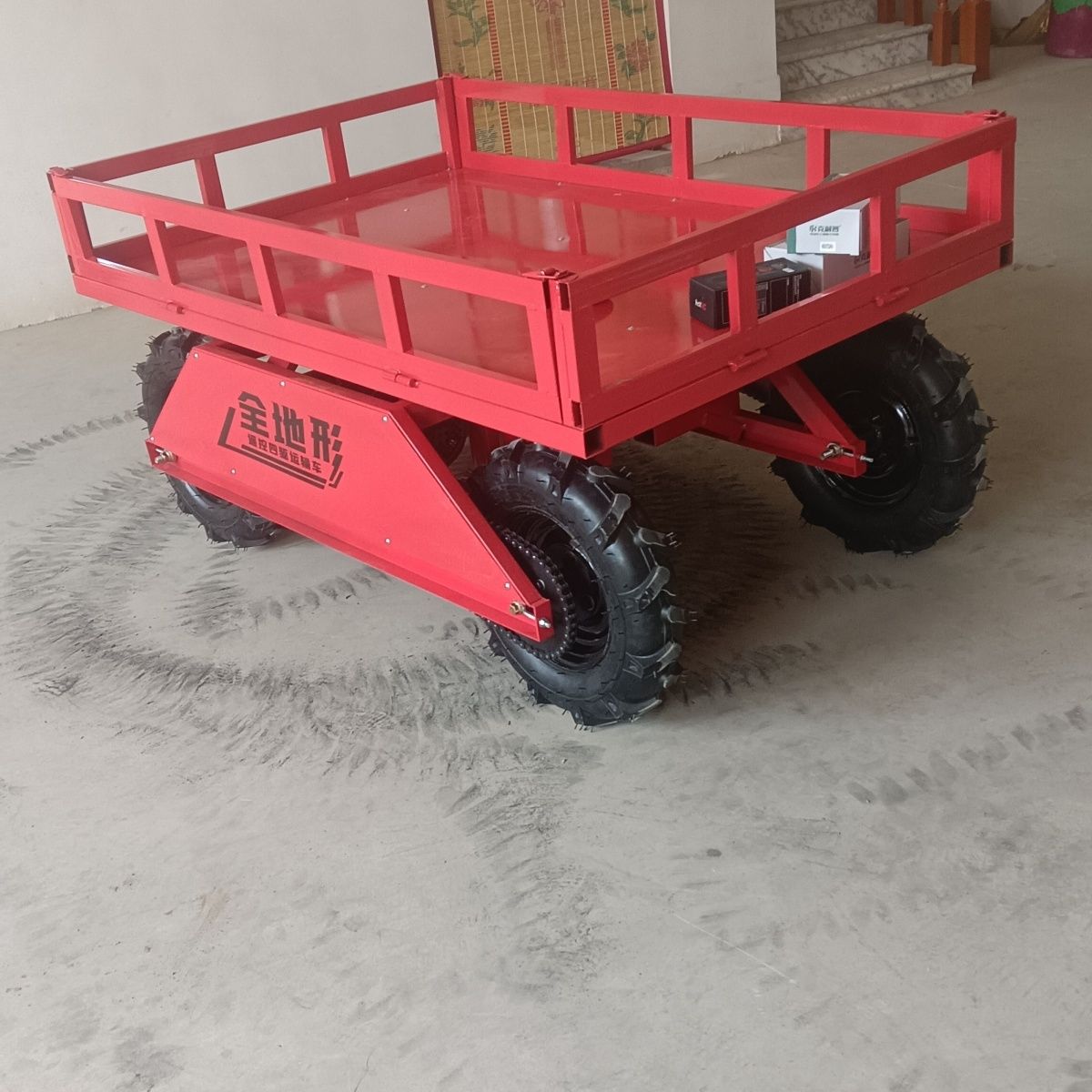 地形四驱运输车电动山地