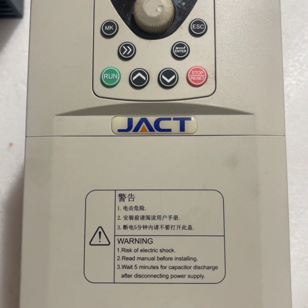 艾克特变频器AT500-T3-4R0G/5R5PBJ一台4.