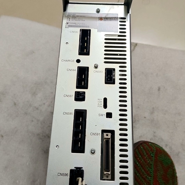 安川机器人外部轴放大器SRDA-SDB71A01A-E