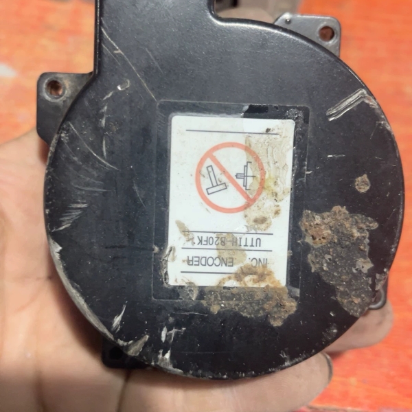 安川编码器UTTIH-B20FK  拆机包好 实图拍 包邮【议价】