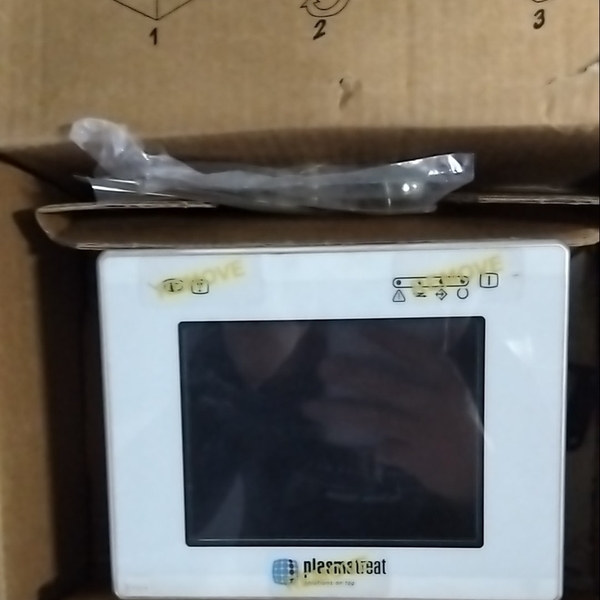 eTOP06C-CE50    UNIOP 显示器全新带包装