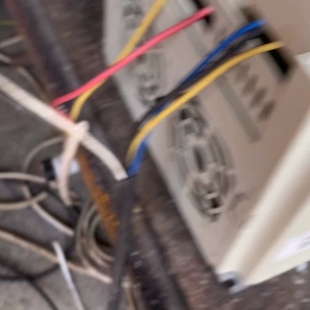 一臺 成 議價 5.5kw LS產(chǎn)電變頻器SV055iG5A