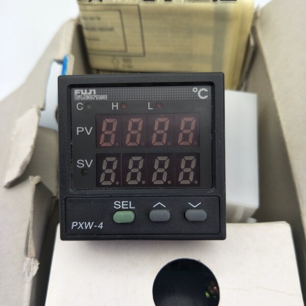 PXW-4温控表PXW4TCY2-1V000-A温控仪温控器