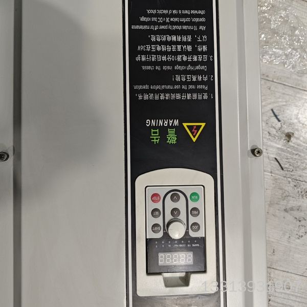 正泰变频器NVF2G-37/TS4    37KW 成色漂亮议价也可维修