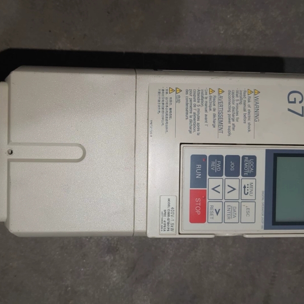 安川G7系列变频器CIMR-G7B41P5 1.5KW功能包