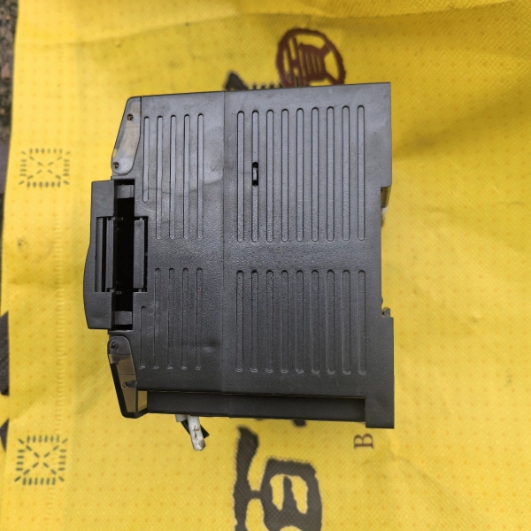 海为plc 型号C10S2R-e带网口，成色如图【议价】