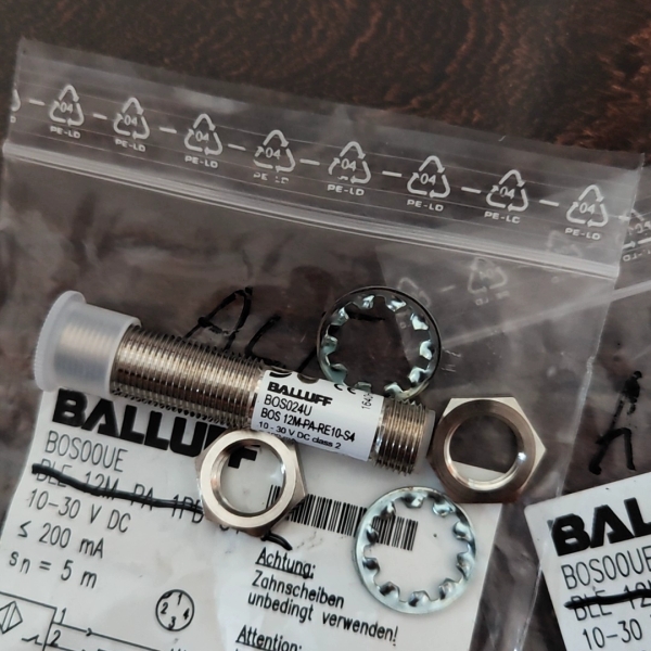 【议价】巴鲁夫BOS12M-PA-RE10-S4 BOS024U