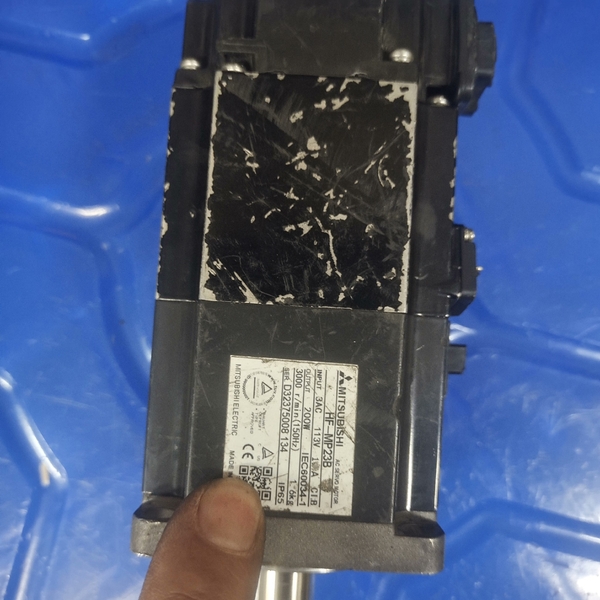 议价三菱伺服电机HF－MP23B，成色一般，功能好，实价450