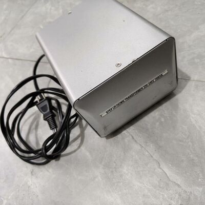 询价购-品牌：kashimura，带船型开关可以230V变100V，