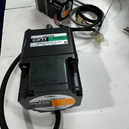 VEXTA东方电机  AXUM590-GU