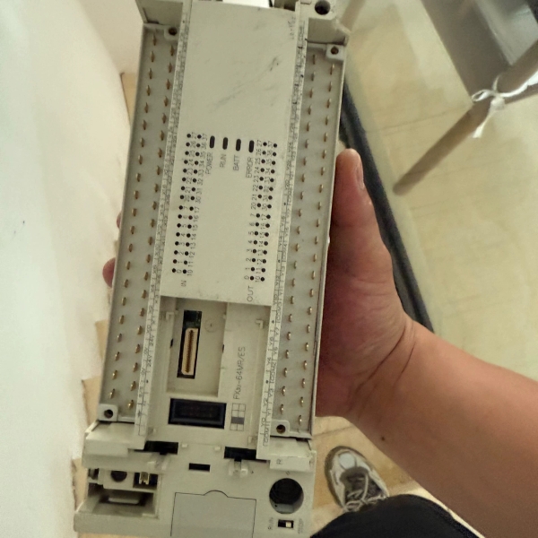 PLC FX3U-64MR/ES-A